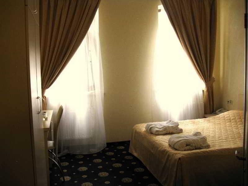 Gonchar Hotel เคียฟ ภายนอก รูปภาพ